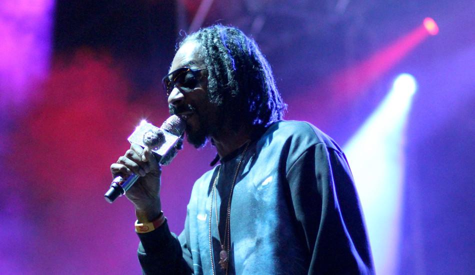 Snoop Dogg performed at South by Southwest (SXSW) festival for music and film in Austin. Other people and bands that played during the festival include Coldplay, Kendrick Lamar, Pitbull, and Keith Urban.