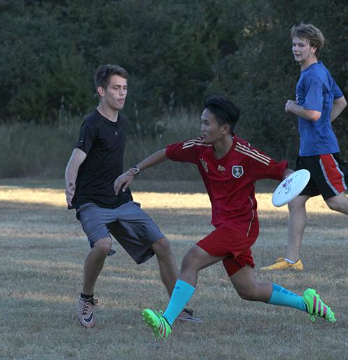 Ultimate frisbee welcomes new teammates this season