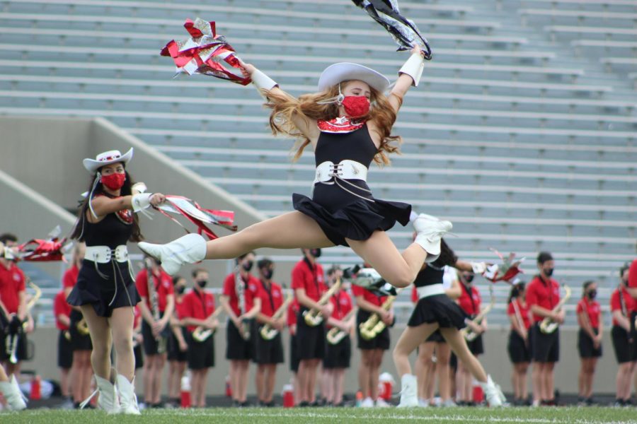 Junior Silver Star Avery Andrade performs at the Fall Extravaganza.