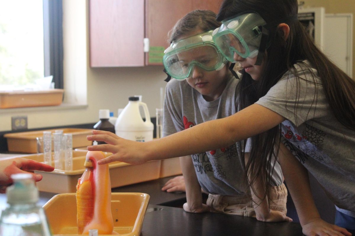 Bowie scientists host elementary students for day of learning and fun